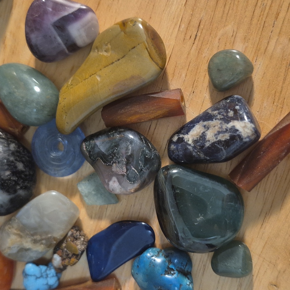 Lot Of Rocks - Picture 5 of 8